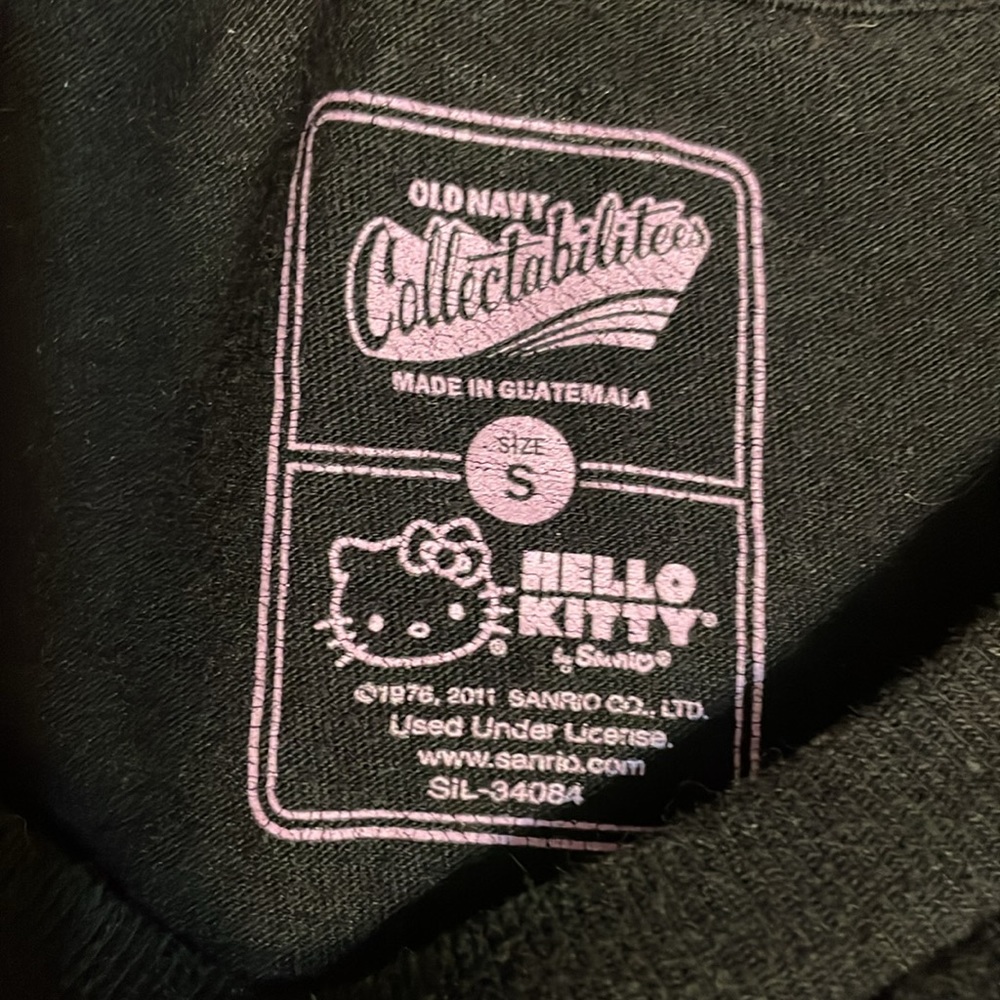 Hello Kitty Shirt - Picture 2 of 3